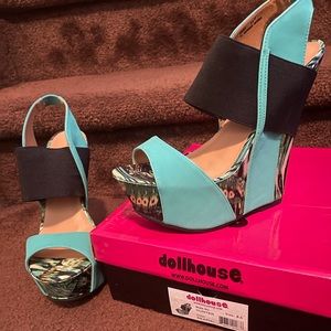 Fabric women’s US size 8.5 wedge heel